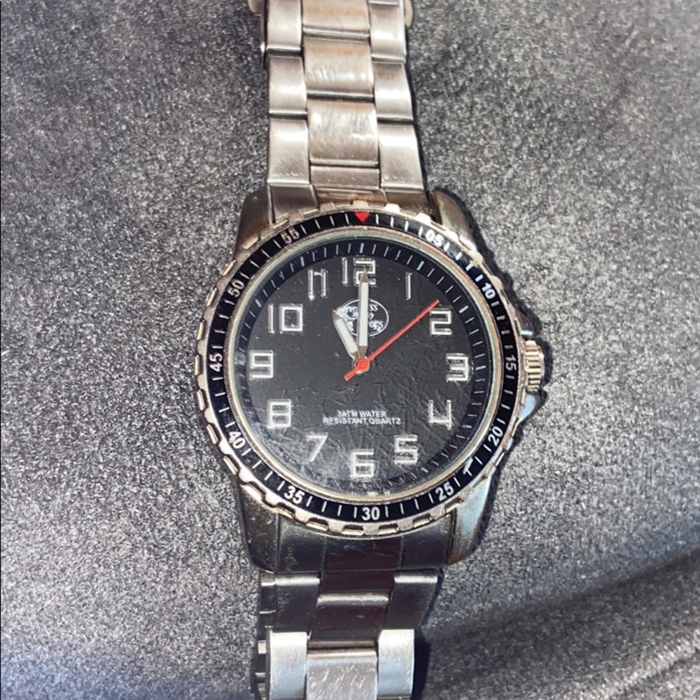 Bass Pro Watch - Picture 2 of 5